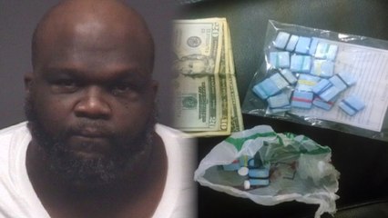 Man Smuggles 40 Bags of Drugs in His Belly Button