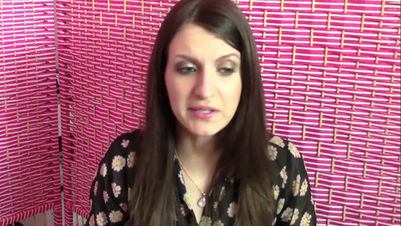 HairExtensionBuy.com Review- Ash Brown Straight Deluxe Clip In Human Hair Extension [CHS4034]