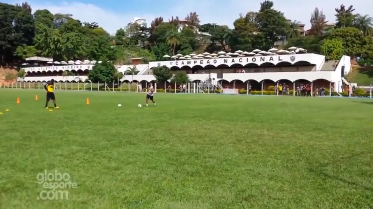 Le concours de barre complètement raté de Ronaldinho...