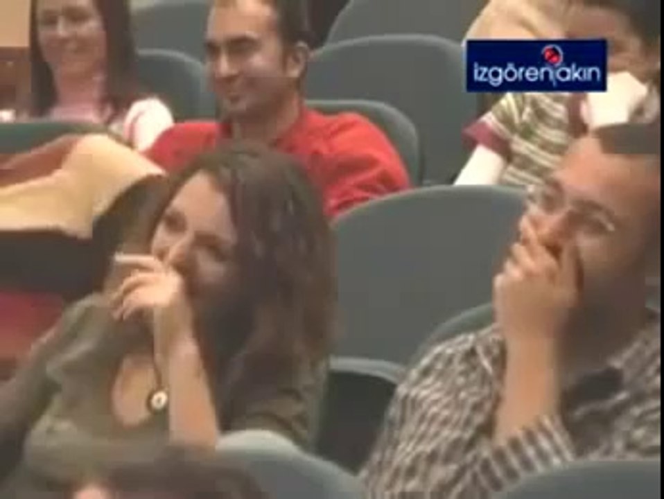 Ahmet Şerif İzgören   Dünya Fare Kapanı