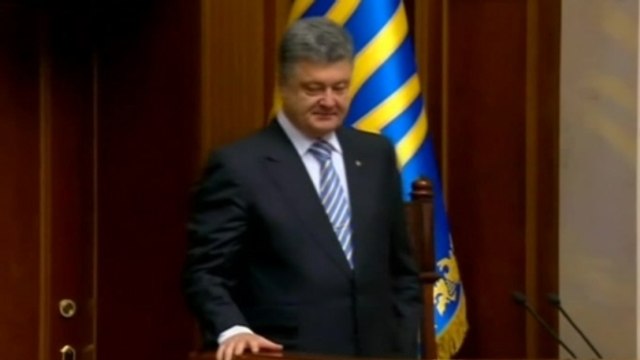 Ukrainians hope Poroshenko brings peace, resolves crisis in east