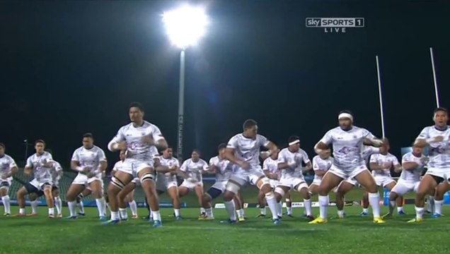 L’impressionnant duel de haka entre les Baby blacks et les jeunes samoans