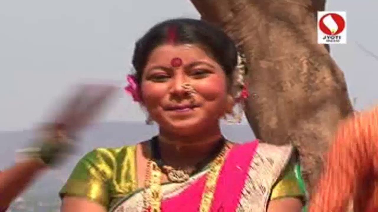 Soad Hari Padar Bharlay...(Marathi Koligeet Ekveera Aai Song New 2014)