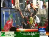 Fight between PTI Workers and Police in PTI Sialkot Jalsa