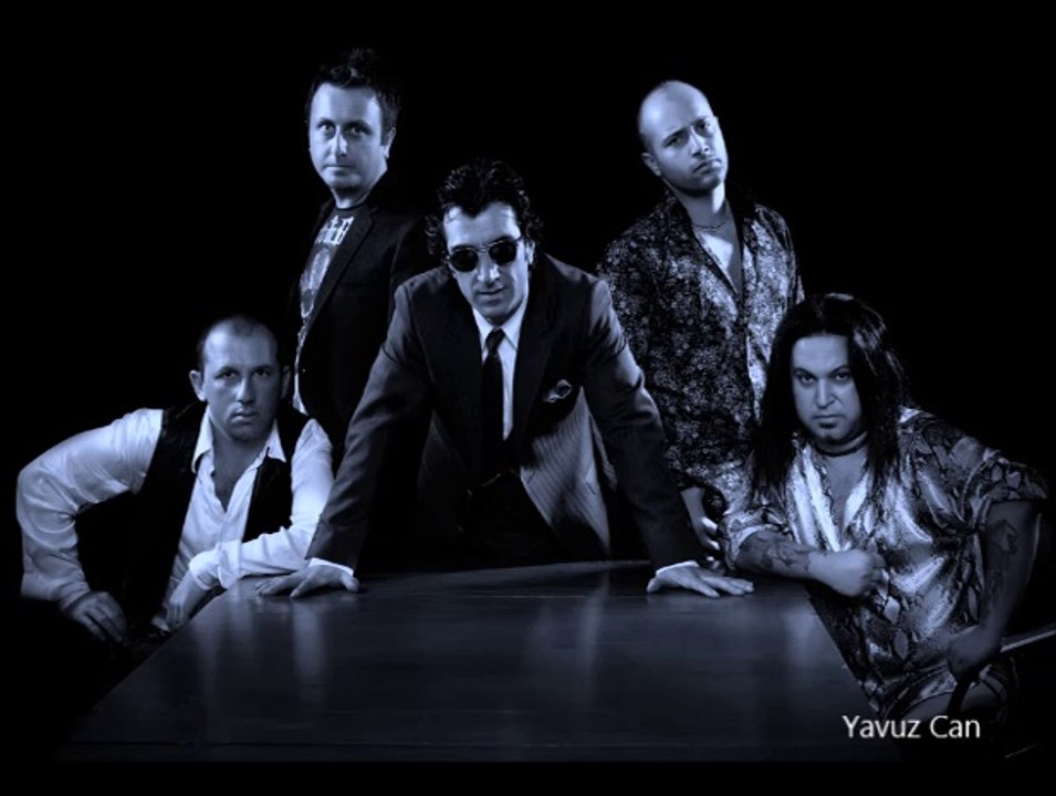 Ayna - Severek ayrılanlar.