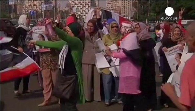 Egypte : dix islamistes condamnés à mort, un policier relaxé