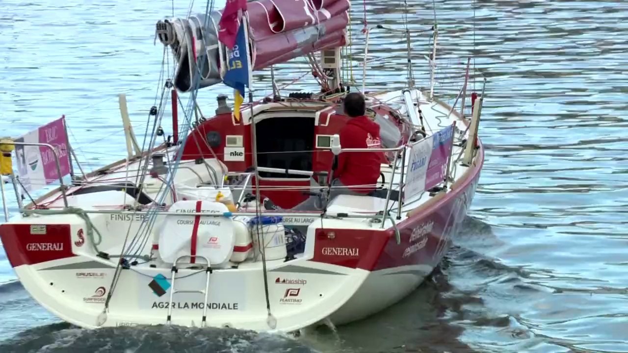 Sortie de l'écluse à Deauville