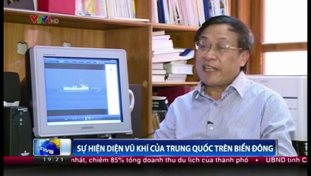 Video Trung Quốc mang một số lượng lớn tàu chiến và vũ khí ra biển Đông