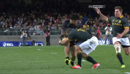 René Ranger colle une grosse percussion à Bryan Habana