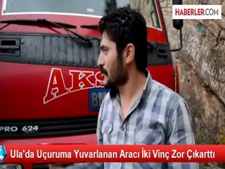 Ula'da Uçuruma Yuvarlanan Aracı İki Vinç Zor Çıkarttı