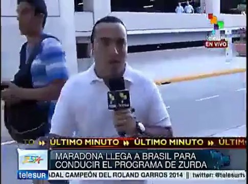 Llega Diego Armando Maradona al mundial de futbol de Brasil