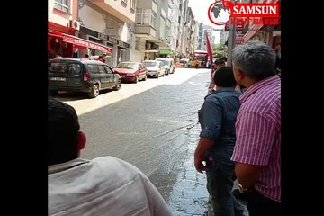 Çiftlik Caddesi sular altında kaldı