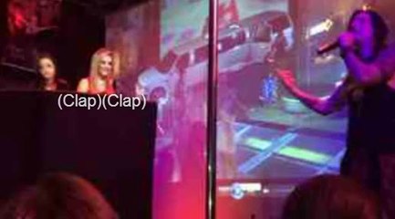 Edu: "Namora logo a Vanessa. Amiga é o caralho, porra. Namora logo." Clara: "Sabe de nada, inocente."