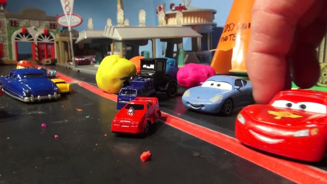 Play Doh Surprise Eggs Pixar Cars Lightning McQueen in Lizzies Post Card Hunt with Play Doh Surprise