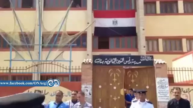شاهد|| مدير امن الاسكندرية يقوم بجولة مرورية علي لجان امتحانات الثانويه العامه