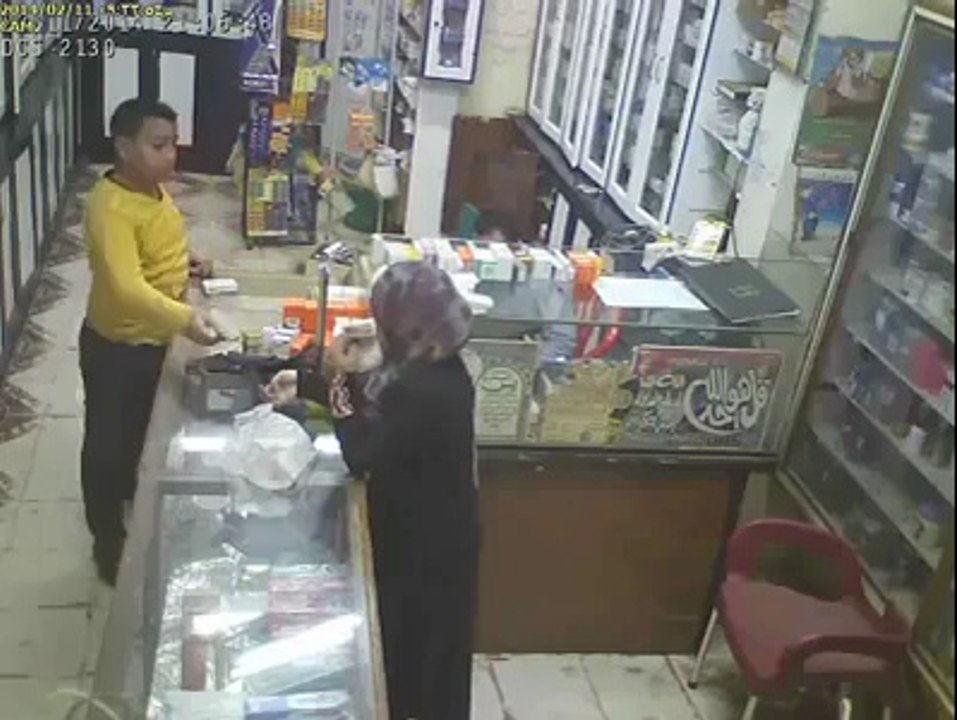 یار کیا ھی چلاک عورت ھے اس نے تو یہ بات سچ ثابت کر دی کہ خواتیں کا کوئی اعتبار نہیں