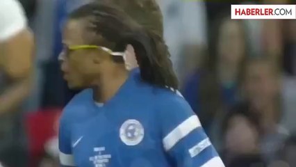 Yardım Maçında Edgar Davids, Jonathon Wilke'yle Yumruklaştı