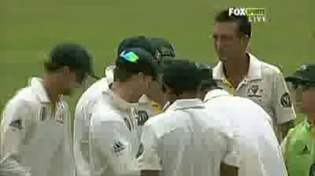 Michael Clarke Catch- Jayawardene Stands Ground