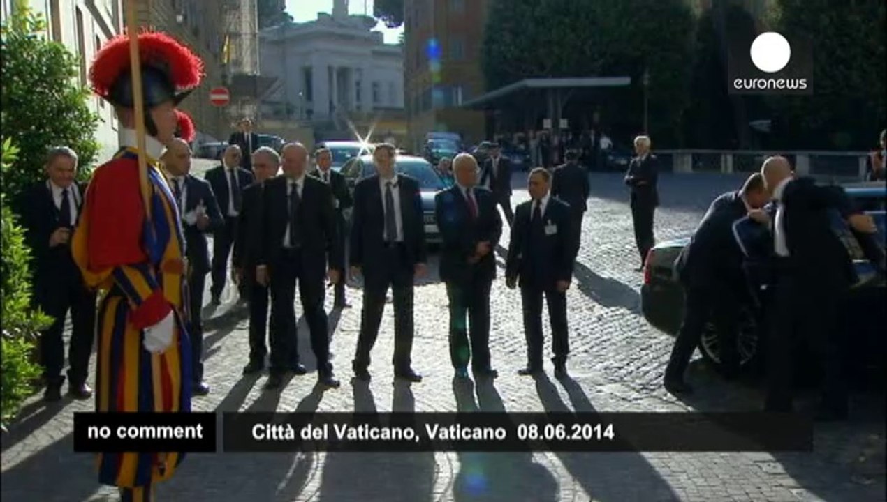 Pope Francis, Mahmoud Abbas and Shimon Peres pray for Middle East peace