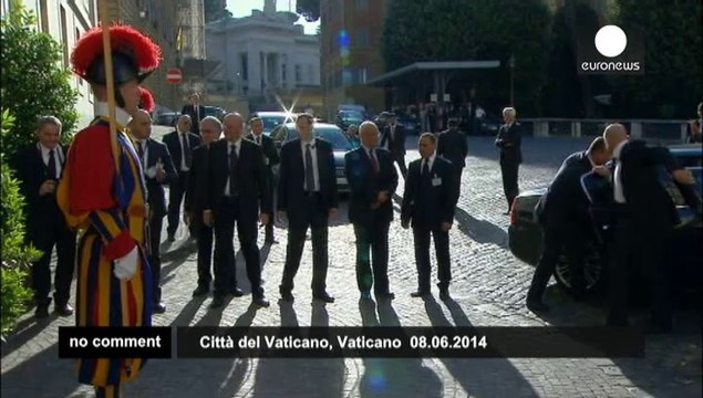 Pope Francis, Mahmoud Abbas and Shimon Peres pray for Middle East peace