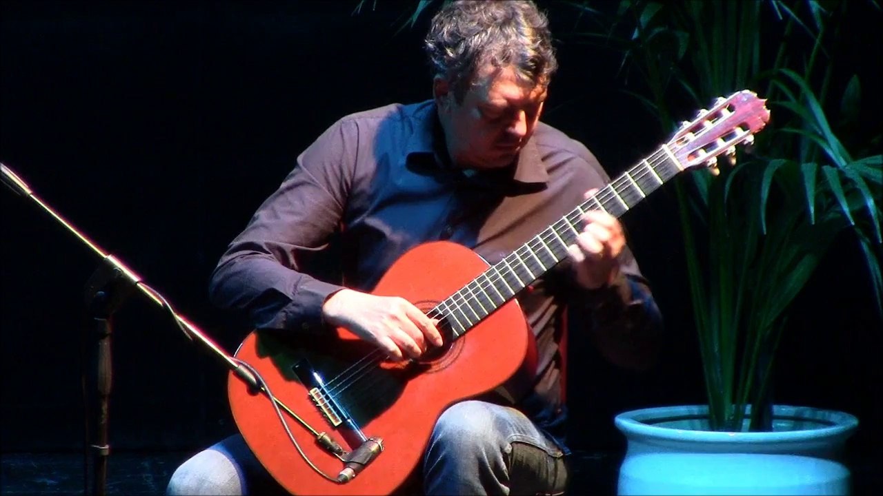 Heitor Villa Lobos Preludio n. 1-Preludio n.2-Preludio n.3 alla chitarra classica Giangabriele Sasso-7 giugno 2014-Teatro Comunale Torre SS-EXPOLIBRI2014