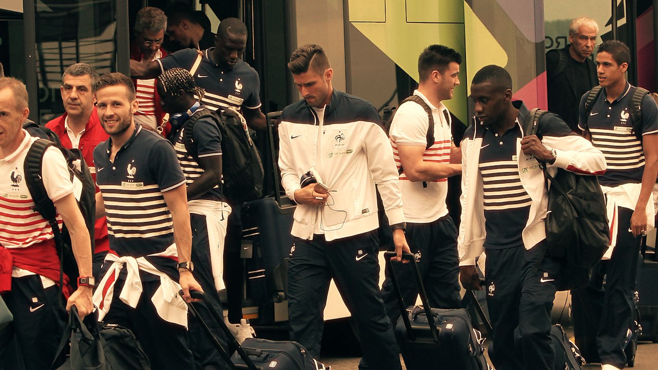 Les Bleus ont pris l'avion, Robben s'énerve à l'entrainement... En route vers le Mondial !