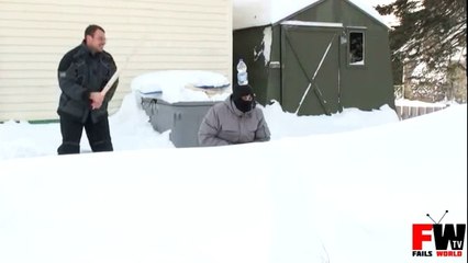 Bottle over head swing fail - Fails World