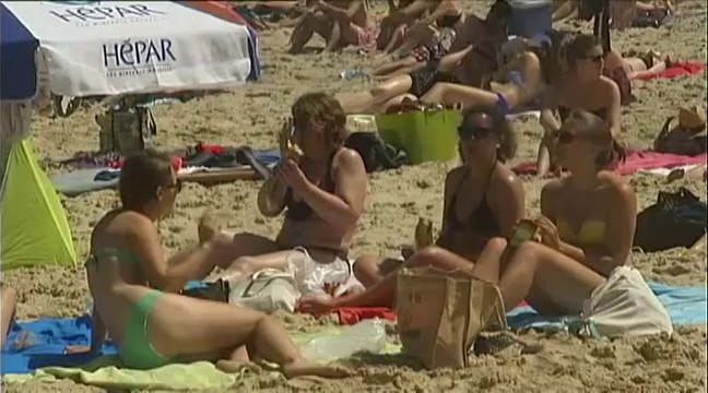 Aveugles et malvoyants peuvent surfer en toute liberté à Lacanau