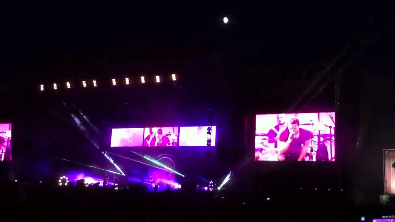 Coldplay - Every Teardrop is a Waterfall - Live @ Pinkpop 2011