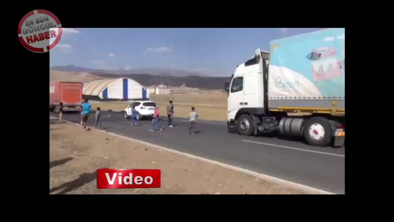 Molotof polislerin arasına düştü