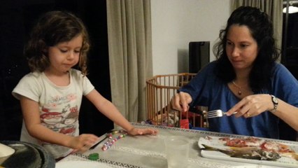 Blandine mange les yeux des poissons