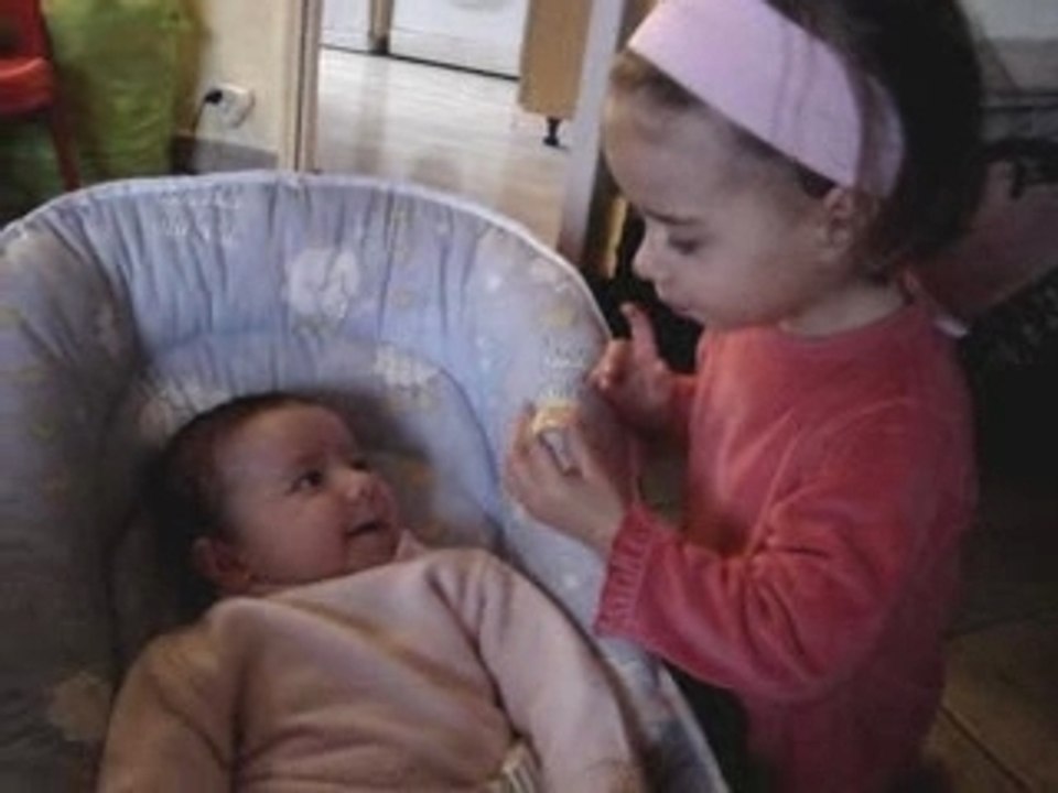 Les filles se sourient