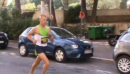 RAVITAILLEMENT DES PREMIERS SUR LE 10 KM DRAGUIGNAN