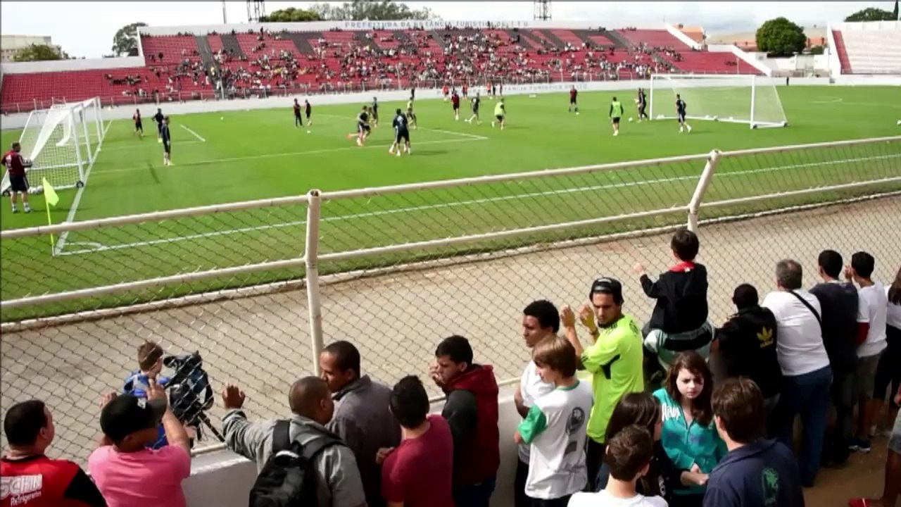 World Cup: Russia trains for first match in Brazil