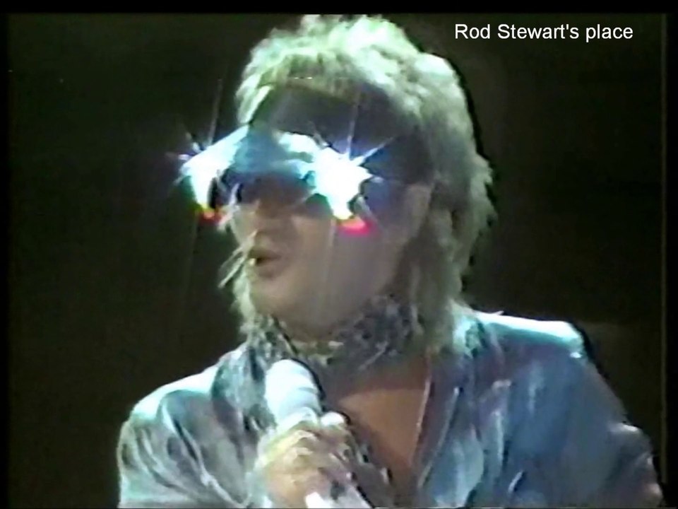 01 hot legs Rod Stewart live Frankfurt 1980