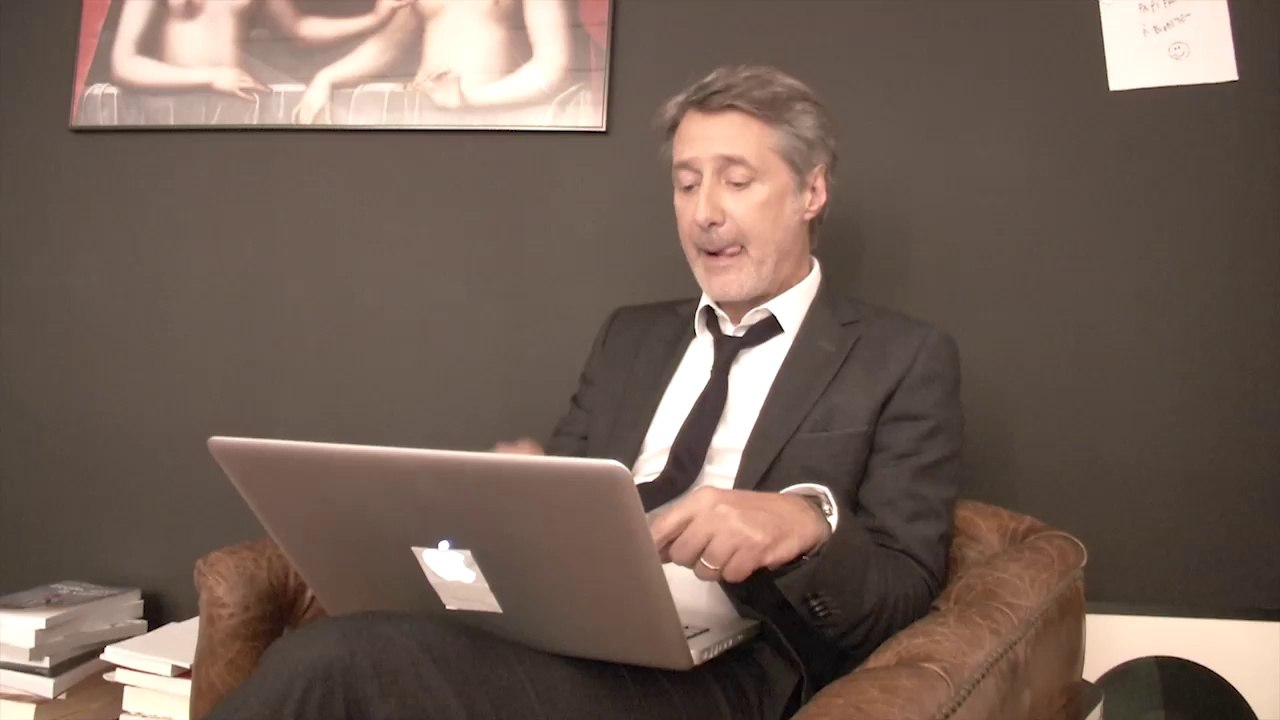 Antoine de Caunes, Community Manager d'un jour