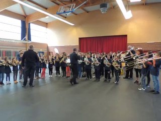 Olhain : démonstration des orchestres à l'école