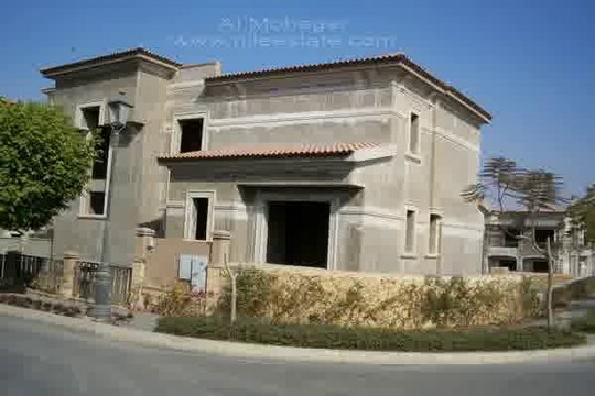 A luxury villa for sale in Lake View Compound New Cairo city