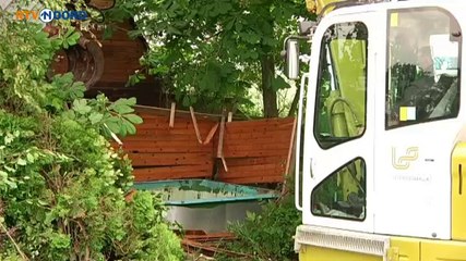 Beelden: Sloop van aardbevingshuis in Bedum - RTV Noord