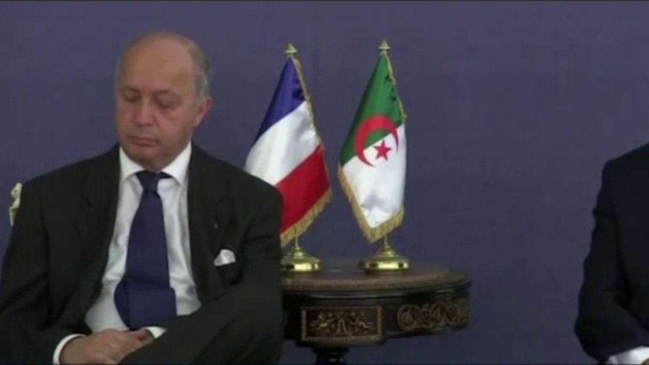 Laurent Fabius s'endort lors d'une réunion officielle à Alger