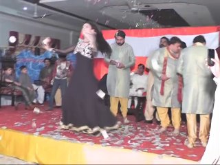 Wedding Ceremony - Malik Zaheer Mehndi Night - 14 - Main Aeidaa E Nacha (Malaika)