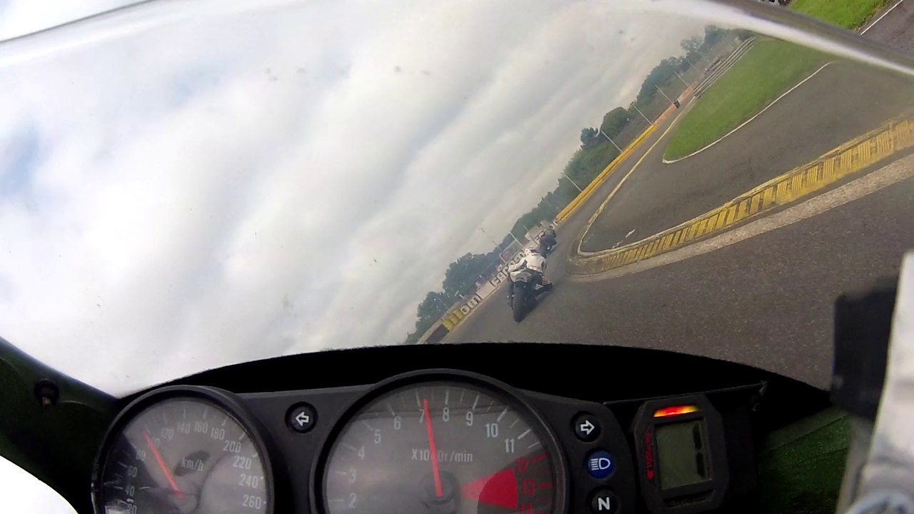 Journée club moto Nogaro 09/06/2014 - Groupe 3 - 1ère session - ZX9R derrière Seb