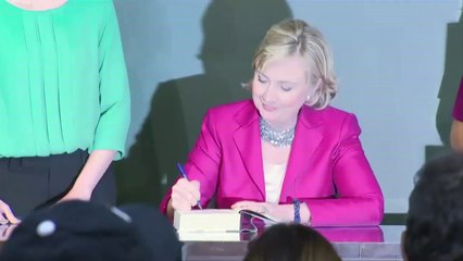 Hillary Clinton presenta su esperado libro