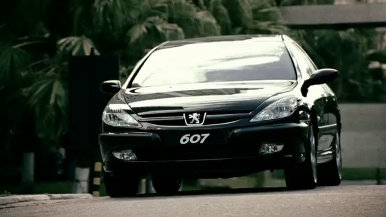 Publicité Peugeot 607 - « Un Félin dans la ville » (45s) - 2002