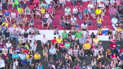 Seleção francesa treina sob o olhar de curiosos