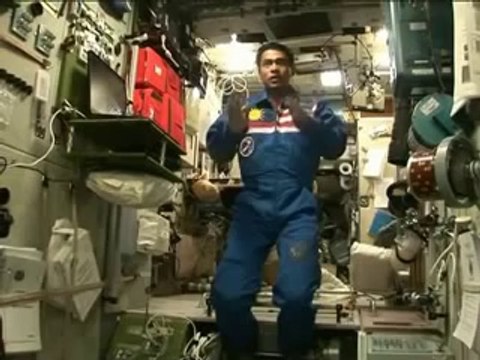 Uzaya Giden ilk Müslüman Uzayda Namaz Kıldı @ Haberler Uzay Videoları / space News