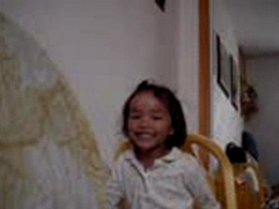 Alyson tombe en vrac xD