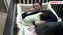 Bebeği Uyumayan Babanın Zor Anları Güldürdü