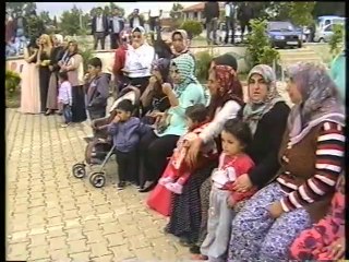 DİLLERE  DESTAN  BİR  DÜĞÜN