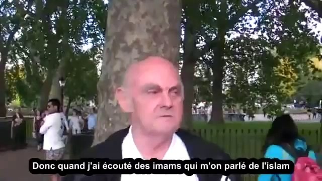 Ex-chrétien prêche avec enthousiasme à Hide Park(Londres) -